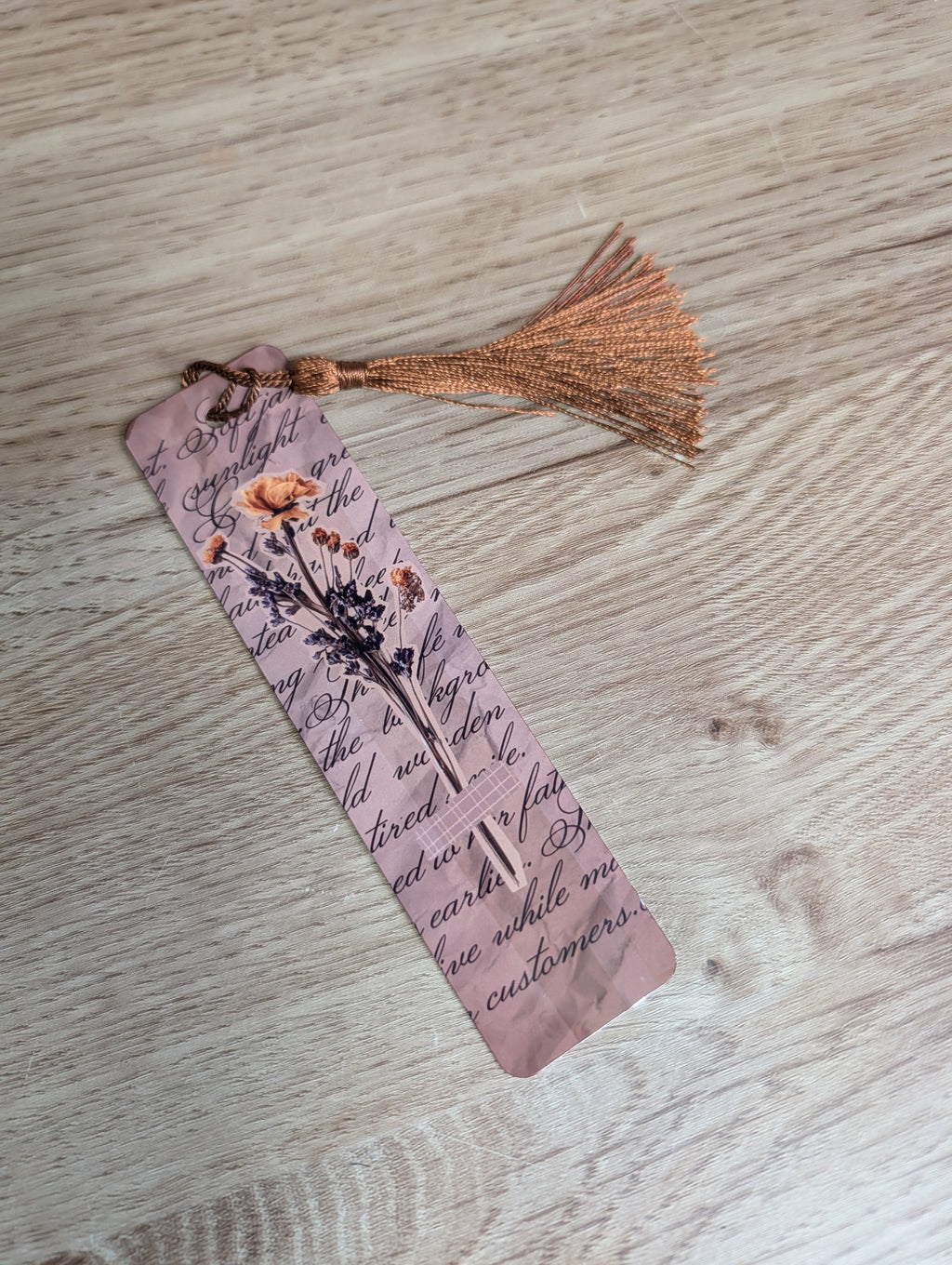 Scrapbook botanical bookmark back side with mocha background and bouquet